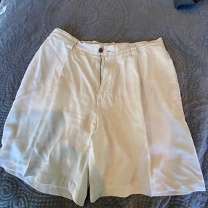 Tommy Bahama silk shorts Size 33 Ivory